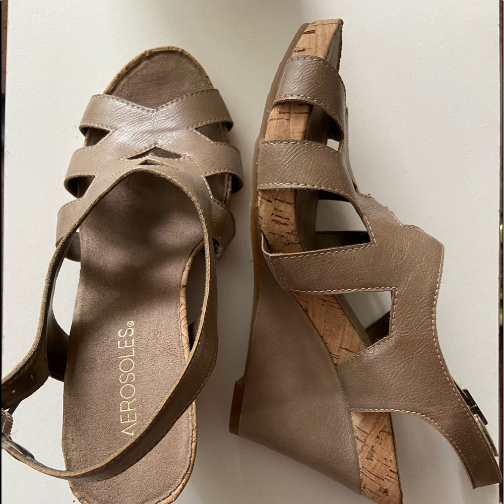Aerosols wedge heel